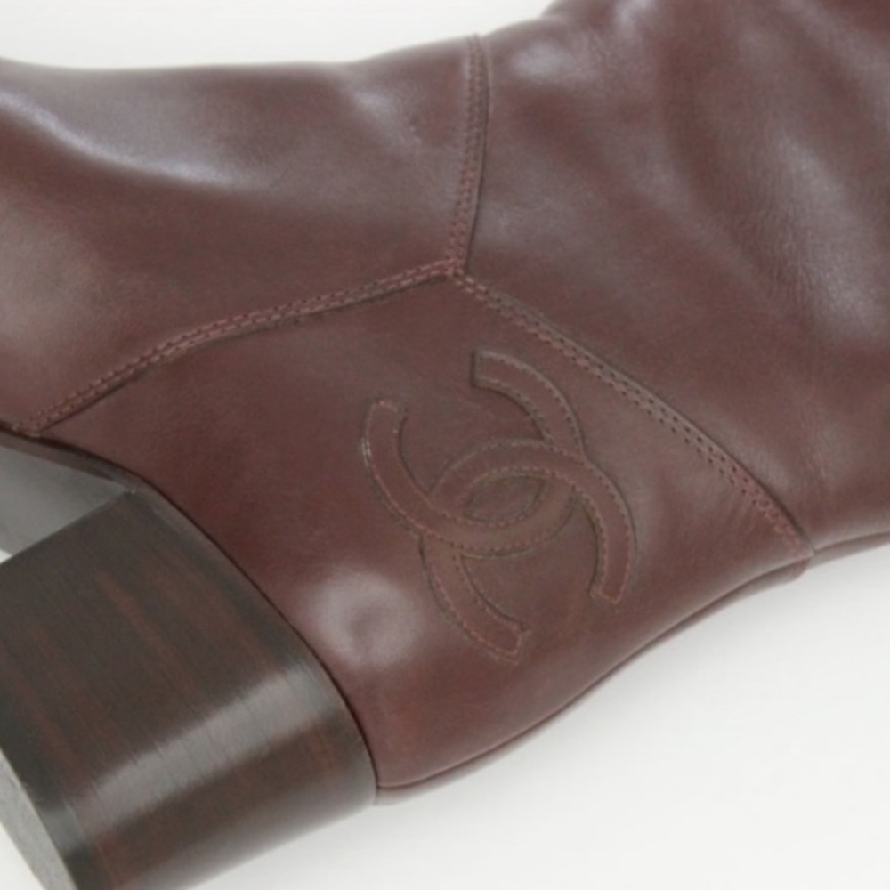 Chanel Brown Leather Knee High Boots CC Logo